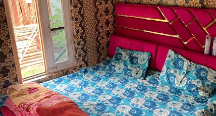 SHEENS RESTAURANT AND HOME STAY Room Type - Bedroom 3