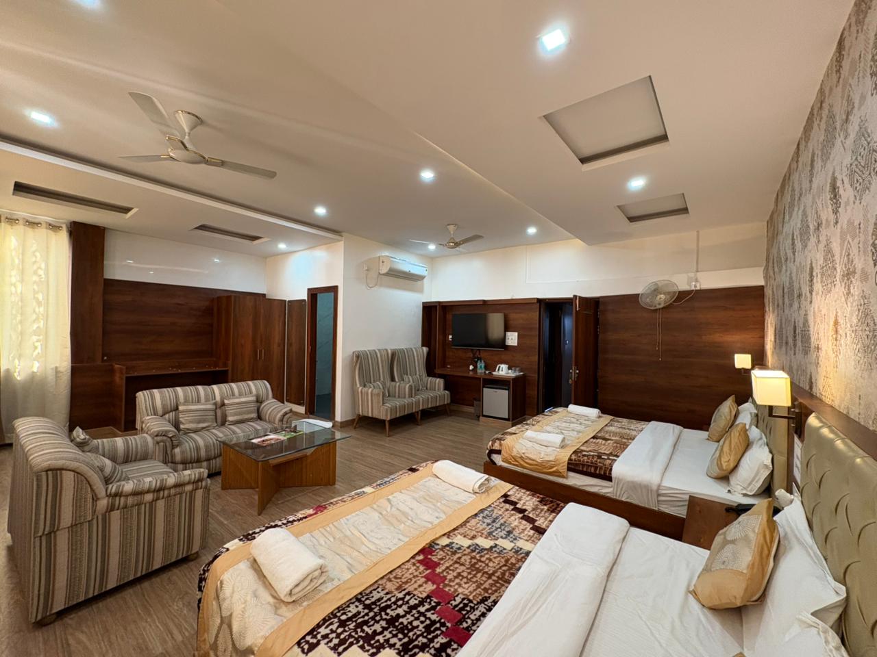 Hotel Ganesha Inn with (Ganga View Rooms) - Tap to explore photos