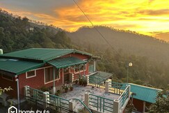 Blue Magpie Mountain Majesty with Homeyhuts
