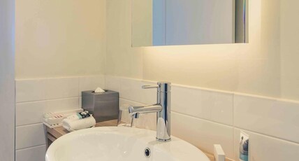 Mercure Melbourne Therry Street Room Type - Twin Studio 2 Single Beds