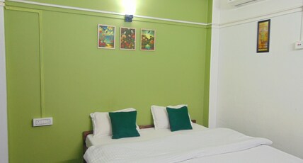 Comfortstay Residency Room Type - Deluxe Double Room