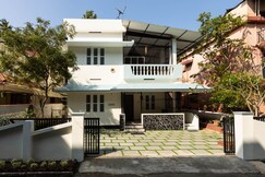 Chitralayam Homestay 2 BHK - 500 meters from Temple