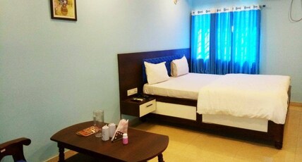 HOTEL AADITYA RESIDENCY Room Type - Deluxe Room