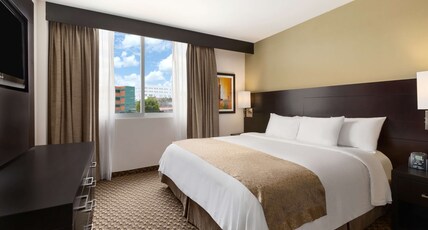 DoubleTree by Hilton Hotel Queretaro Room Type - 1KING 1 BDRM SUITE NONSMOK