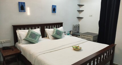 Thar View Hotel Room Type - Standard queen room