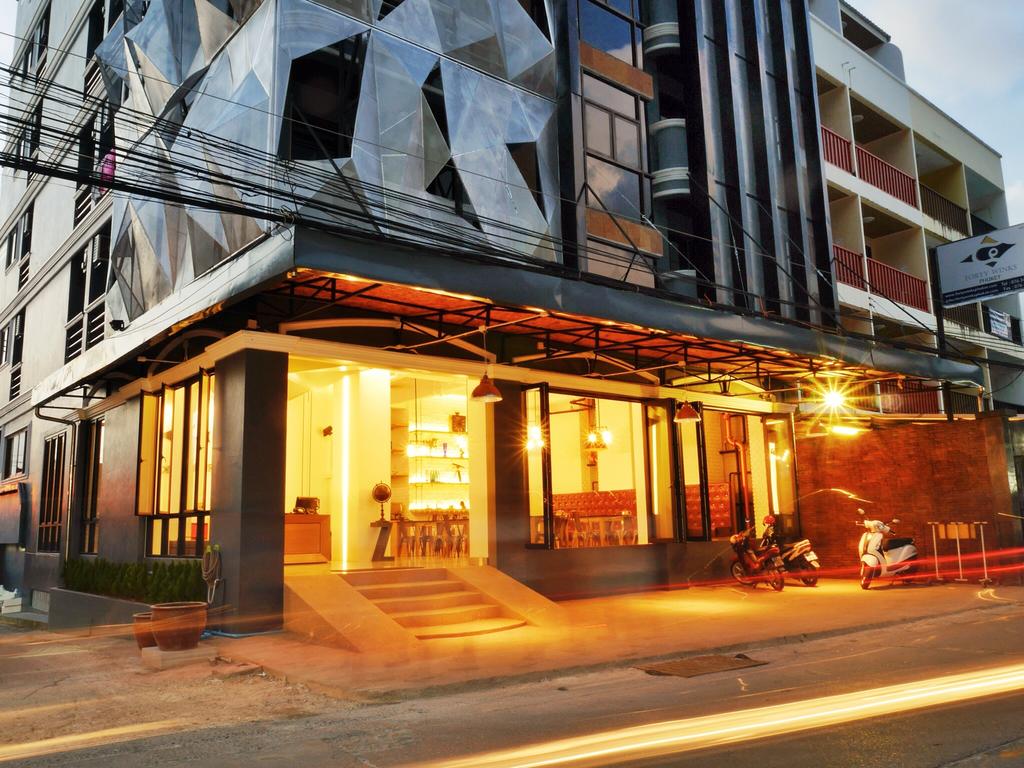 Forty Winks Phuket Hotel - Tap to explore photos