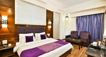 Hotel Shiraz Castle Room Type - Studio Room