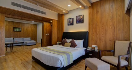 Moksha Himalaya Spa Resort Room Type - Moksha Luxury Suites with Bathtub