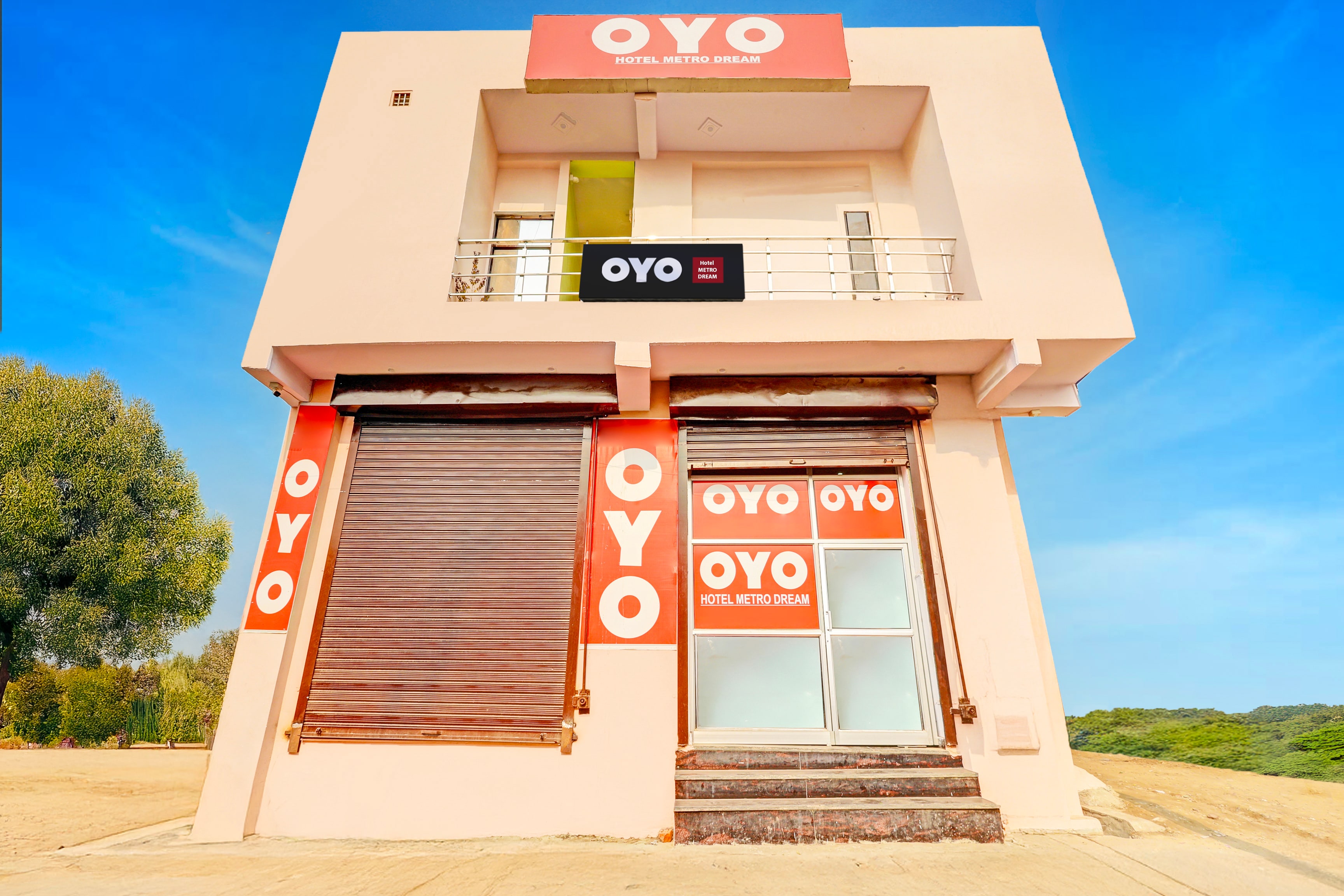 HOTEL O METRO DREAM - Tap to explore photos