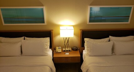 Holiday Inn Express Hotel Pittsburgh-North/Harmarville Room Type - 2 Queen Standard Communications Accessible