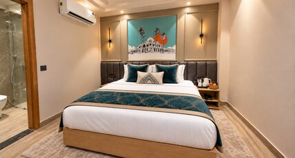 IP Pavilion By Qotel with Luxury Restaurant Near Mansarovar Metro Room Type - Premium Double Room with Smart Tv IP Pavilion By Qotel with Luxury Restaurant Near Mansarovar Metro Room Type - Premium Double Room with Smart Tv