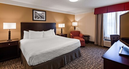 BEST WESTERN PLUS PEORIA Room Type - 1 Queen Bed, Mobility Accessible, Communication Assistance, Roll In Shower, Non-Smoking, Full Breakf BEST WESTERN PLUS PEORIA Room Type - 1 Queen Bed, Mobility Accessible, Communication Assistance, Roll In Shower, Non-Smoking, Full Breakf