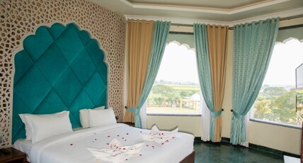 Indralok Palace Hotel & Resort Room Type - Suite Room