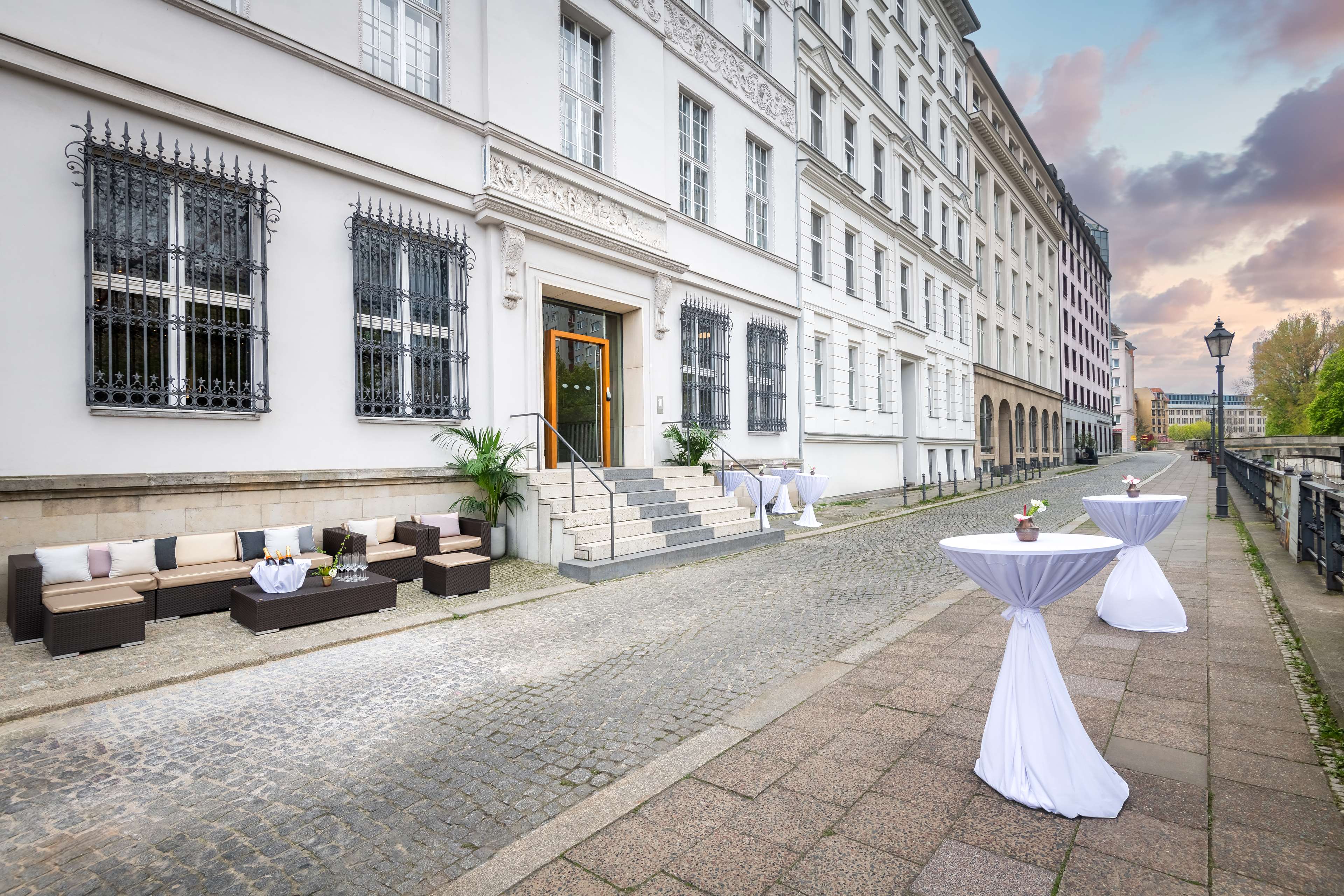art'otel berlin mitte - Tap to explore photos
