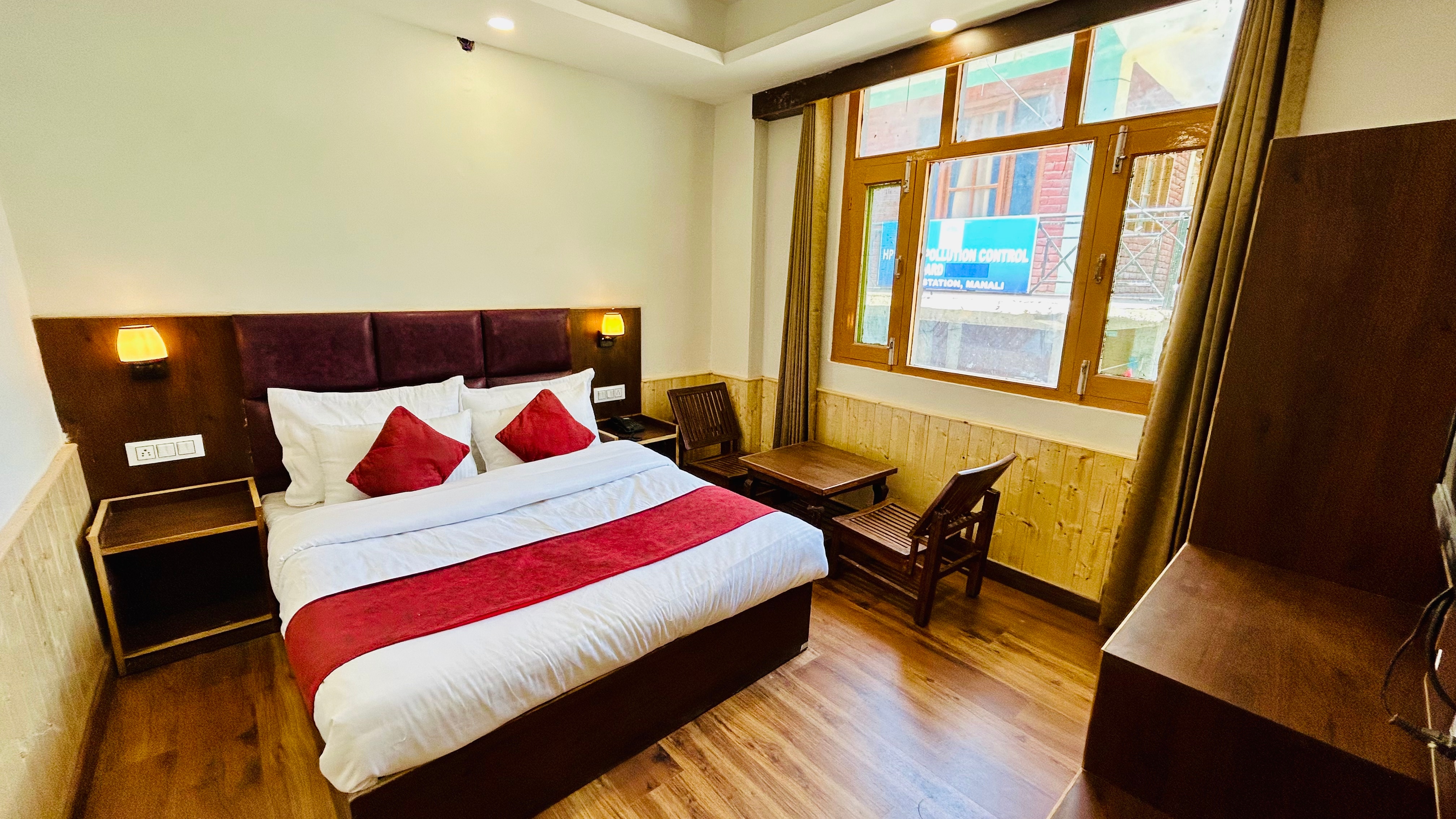 Hotel Ocean (2min. drive from mall road) Manali - Tap to explore photos