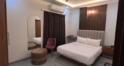Revelon Grand Hotel Room Type - Deluxe Room