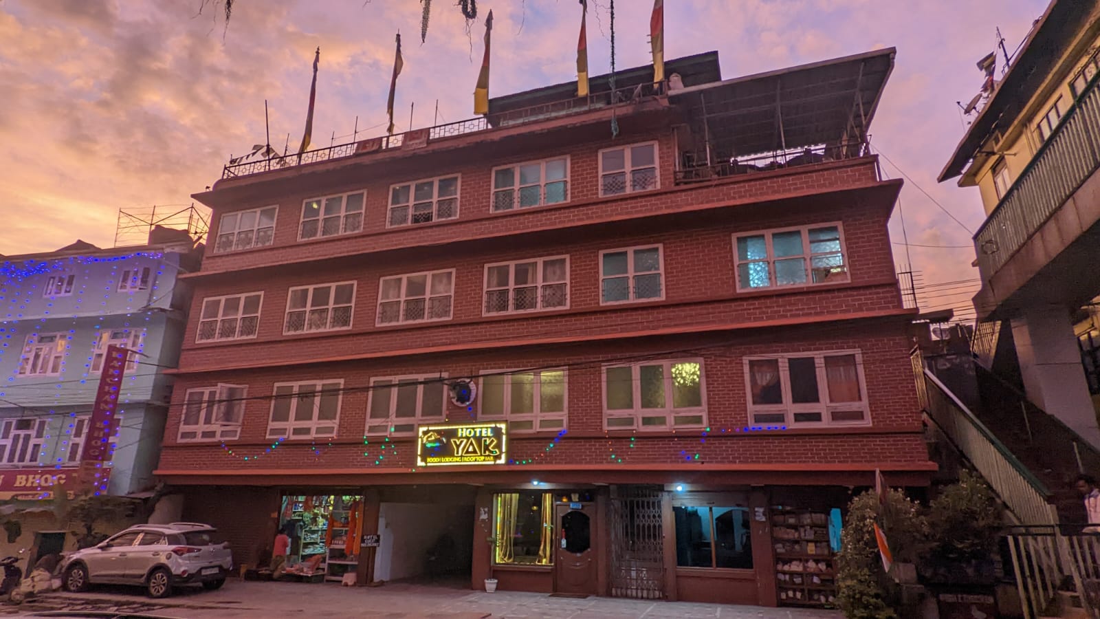 Hotel yak - Tap to explore photos