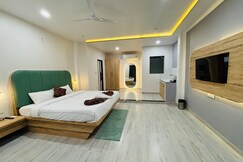 The Lavish Stay