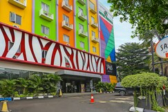 Super OYO Townhouse OAK Hotel Fiducia Pondok Gede