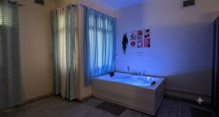 AP Luxe Stays Jacuzzi & Home Theater Room Type - AP Luxe Stays Jacuzzi & Home Theater