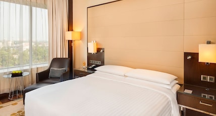 Kochi Marriott Hotel Room Type - Exeutive King with Seating Area & Lounge Access Kochi Marriott Hotel Room Type - Exeutive King with Seating Area & Lounge Access