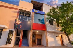 Fabhotel Moon Stay - Nr Urappakkam Railway Station