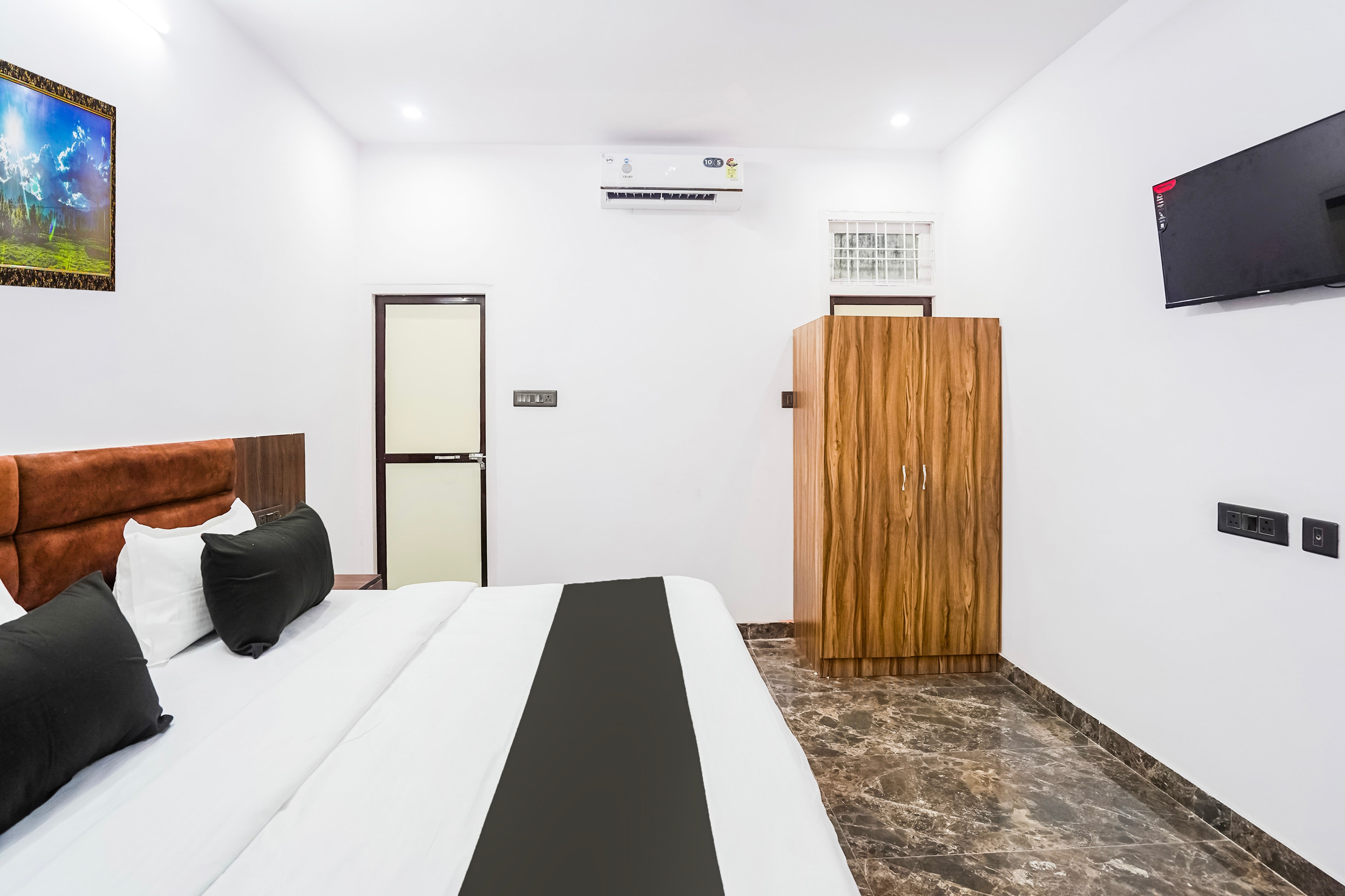 Hotel O Shivankar Paradise - Tap to explore photos