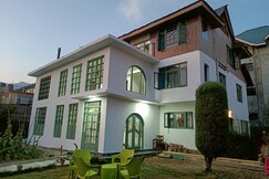Musadiq Manzil Homestay - A Garden Retreat