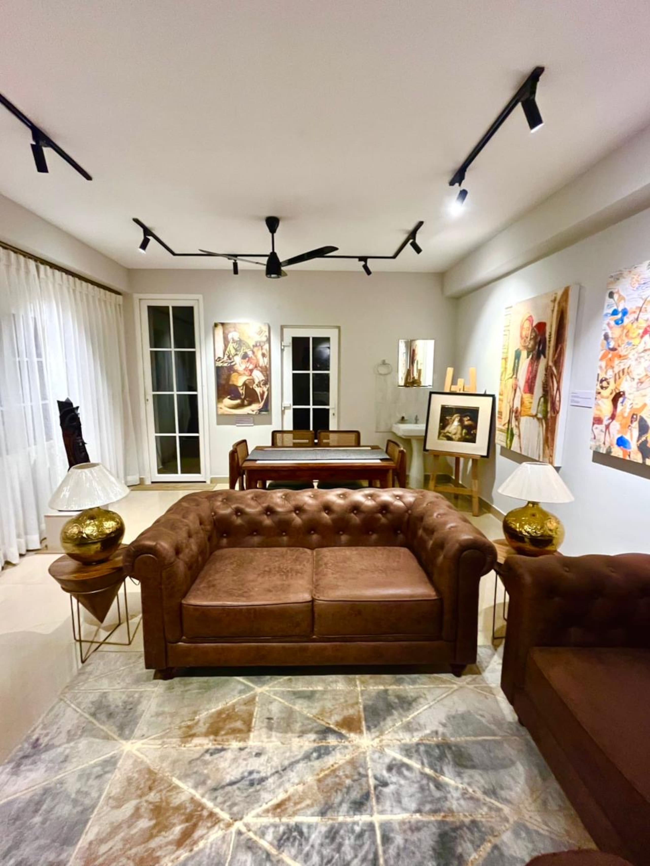 Florence Flyinn Museum BnB - Tap to explore photos