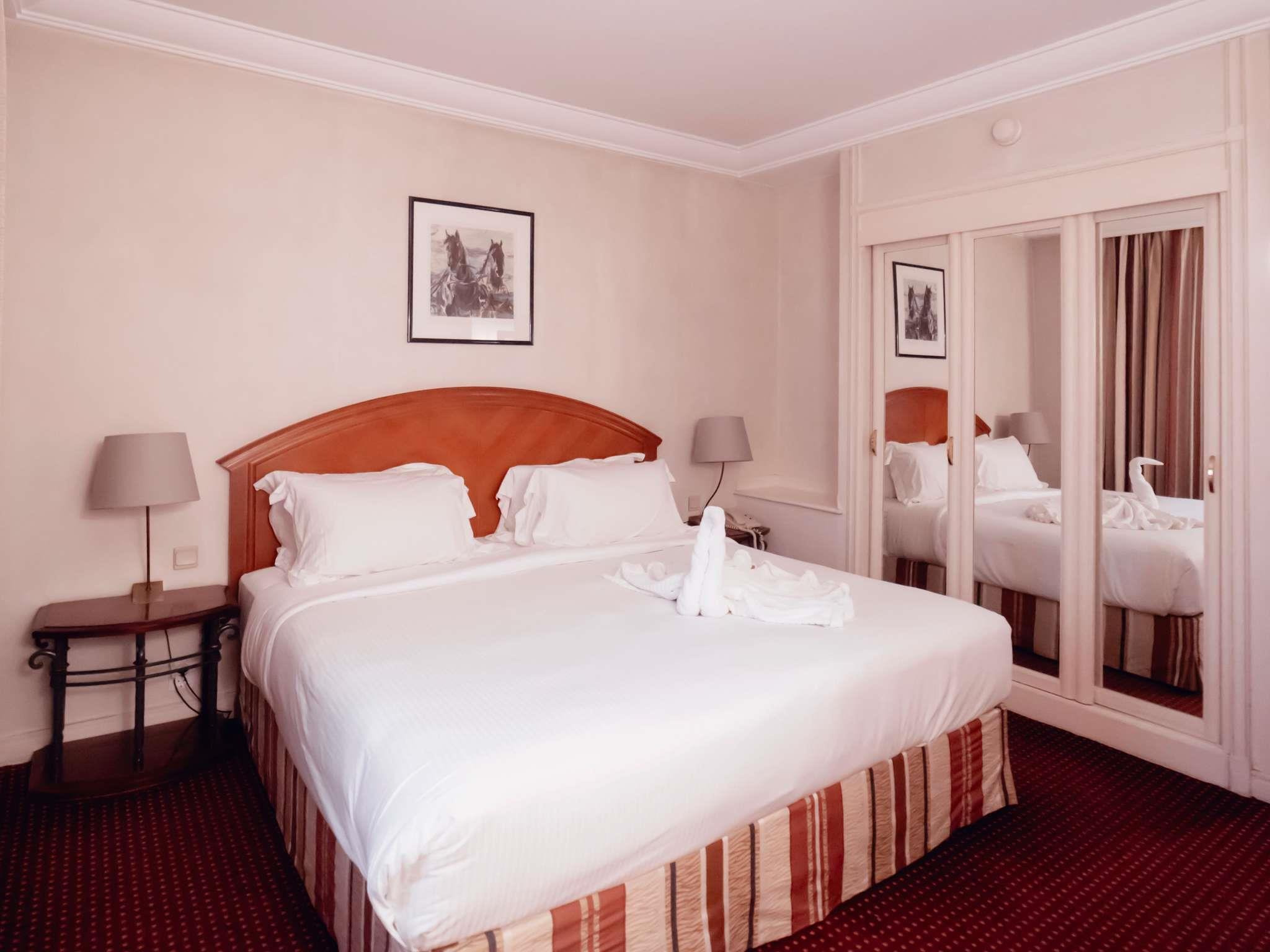 Pullman Bucharest - Tap to explore photos