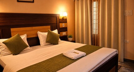 Hotel Geetanjali Palace Room Type - Triple Room with View
