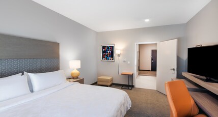Holiday Inn Lubbock South Room Type - 1 King Premium