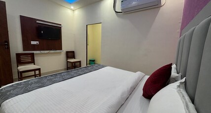 Hotel Rising Banquet & Restaurant Room Type - Deluxe Room