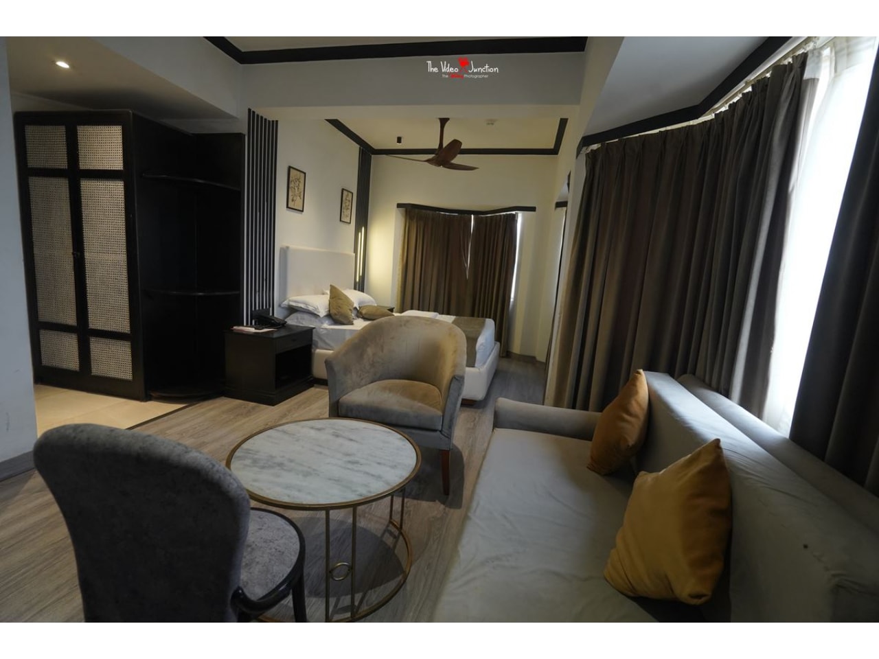 Nirulas Hotel (3 Min Walking Distance From metro Station) - Tap to explore photos