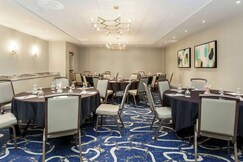 DoubleTree by Hilton Austin - University Area