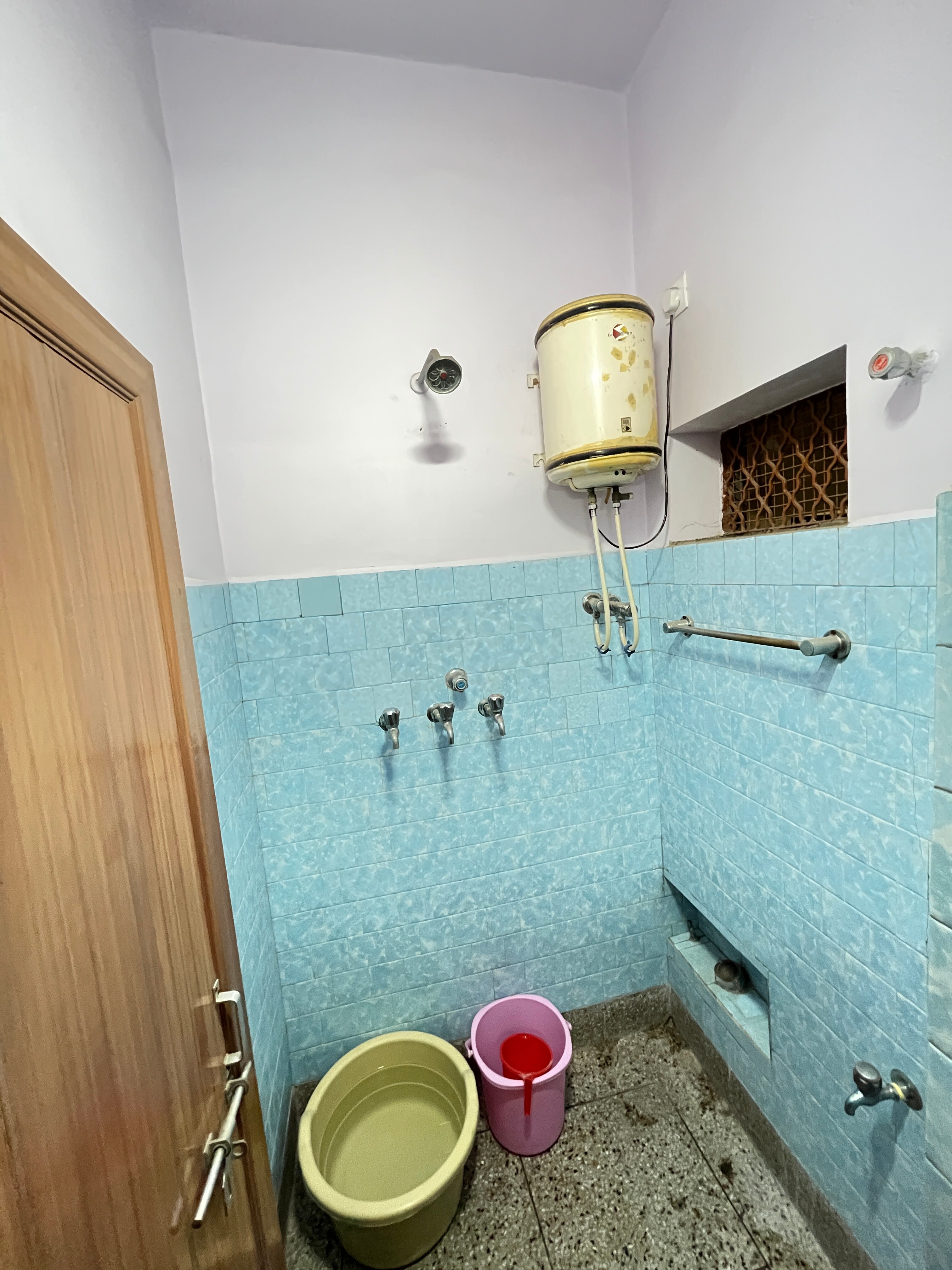 Barman's Home Stay Varanasi - Tap to explore photos