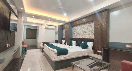 Hotel Draupadi Room Type - Suite Room(Chandra)
