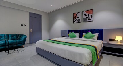 HOTEL COMFORT INN Room Type - DELUXE ROOM