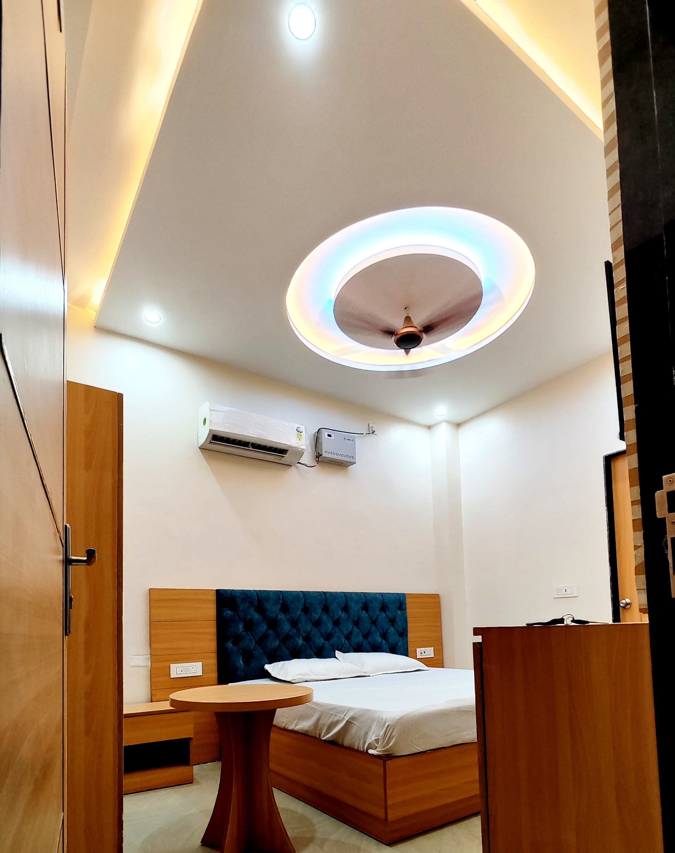 Laxmi Seva Sadan Laxmi Hotel - Tap to explore photos