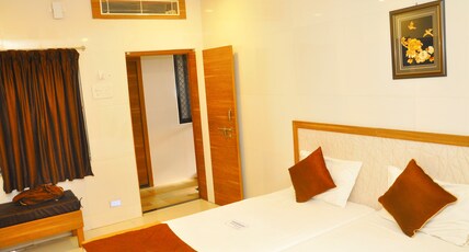 VAIBHAV RESIDENCY Room Type - Ac Double Bed Room