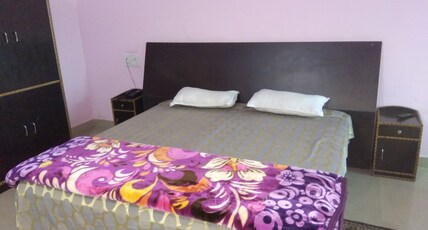 Hotel Shiva Residency Room Type - Deluxe Room