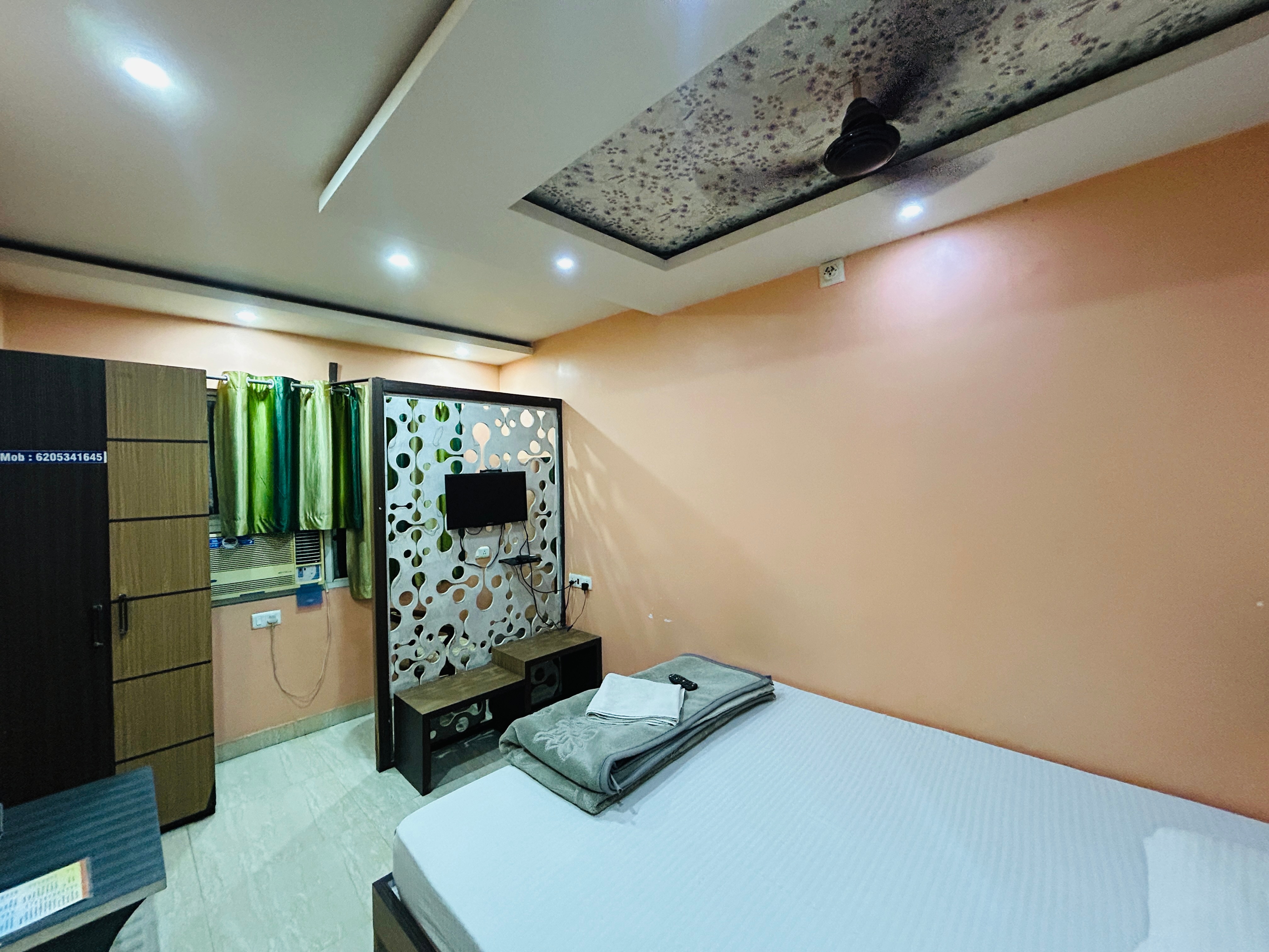 Hotel Basant Vihar International - Tap to explore photos