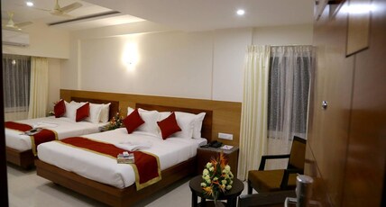 Hotel UT Elegance Room Type - Four Beded Executive AC Suite