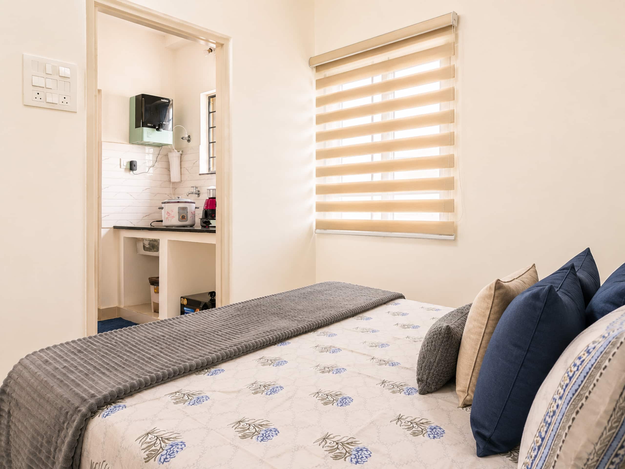 Cozy 1Bhk studio flat 8 DLF Gachibowli - Tap to explore photos