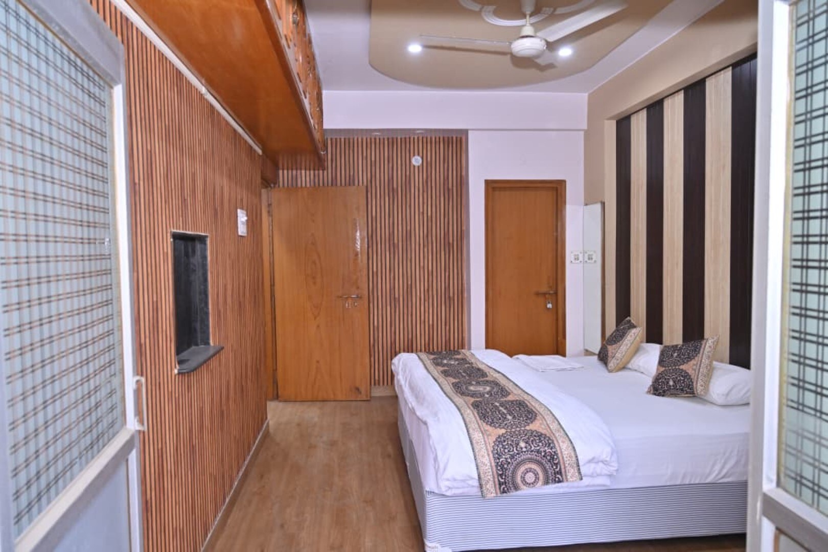 Kashi Vishwanath Homestay | Entire 3 BHK Apartment - Tap to explore photos