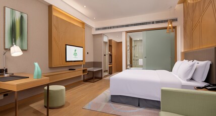 Holiday Inn Changsha Dawangshan Room Type - 1 King 1 Single Standard