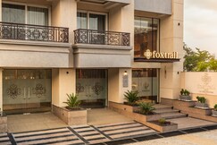 Foxtrail, Sector 42 - AM Hotel Kollection