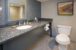 DoubleTree by Hilton Chico