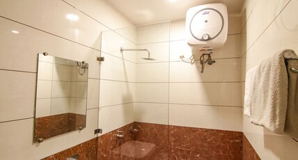 Hotel Rosewood Inn Room Type - Standard Room With City View