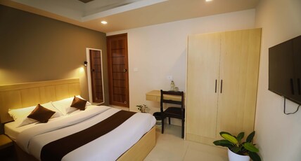 Hotel Eastern Room Type - DELUXE ROOM